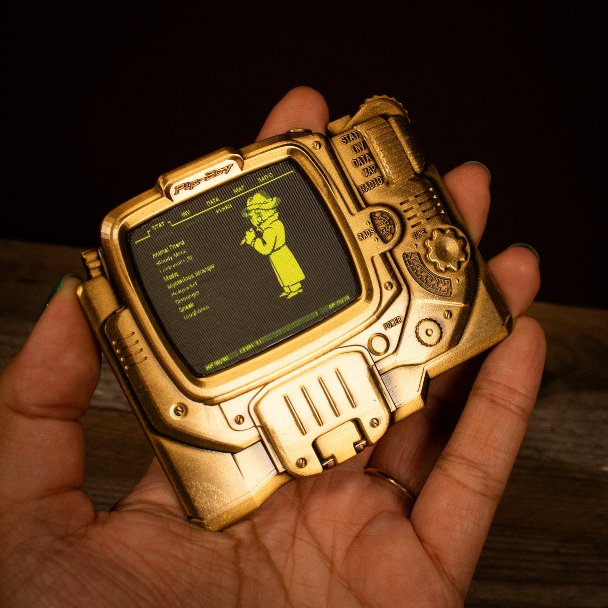 【予約商品】Fallout Pip-Boy レンチキュラー インゴット ミステリアス・ストレンジャー(シリアルナンバー入り)