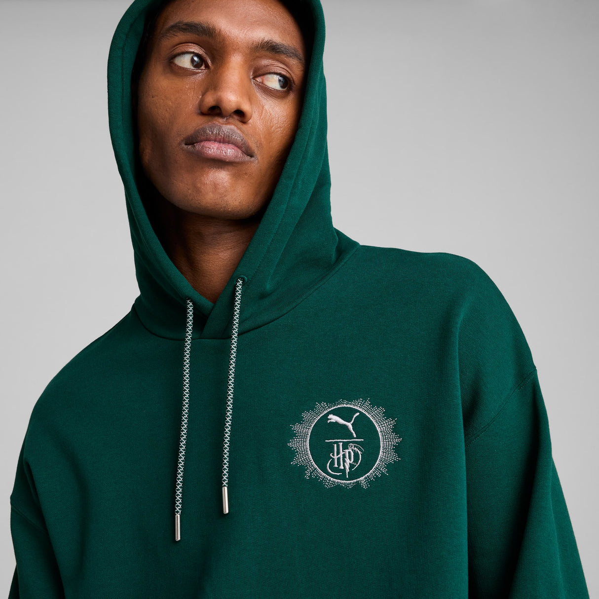 ユニセックス PUMA x ハリーポッター リラックス グラフィック フーディ Dark Myrtle