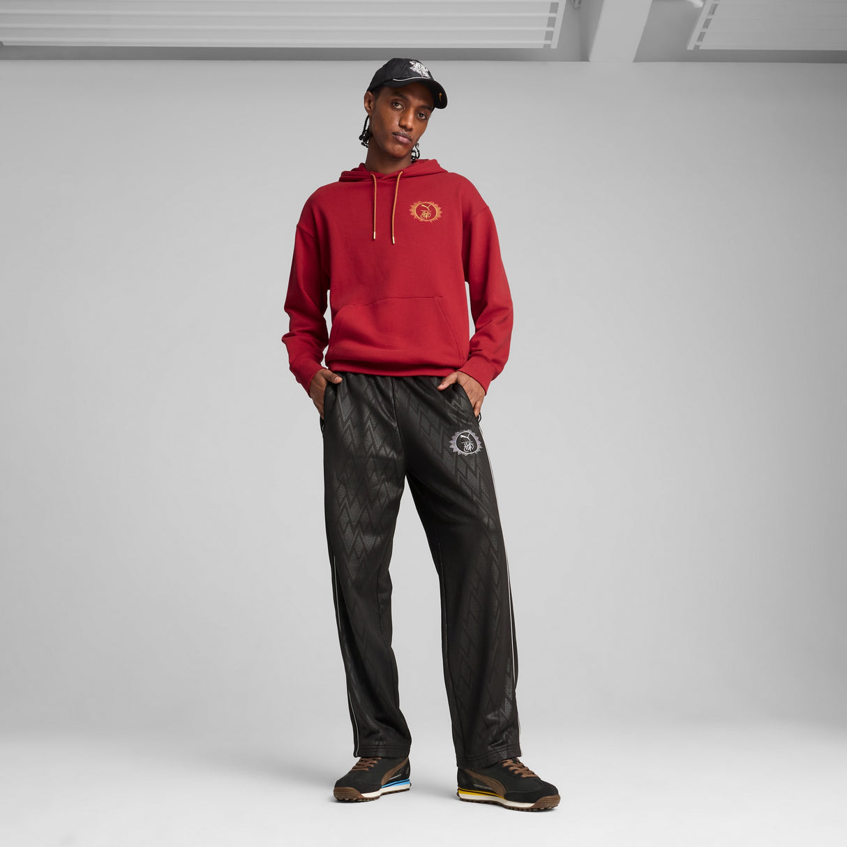 ユニセックス PUMA x ハリーポッター リラックス グラフィック フーディ Dark Crimson