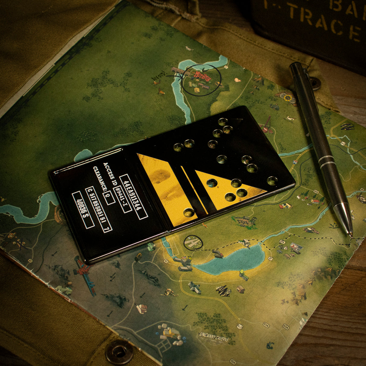 Fallout 76 ニュークリア・キーカード レプリカ（シリアルナンバー入り）