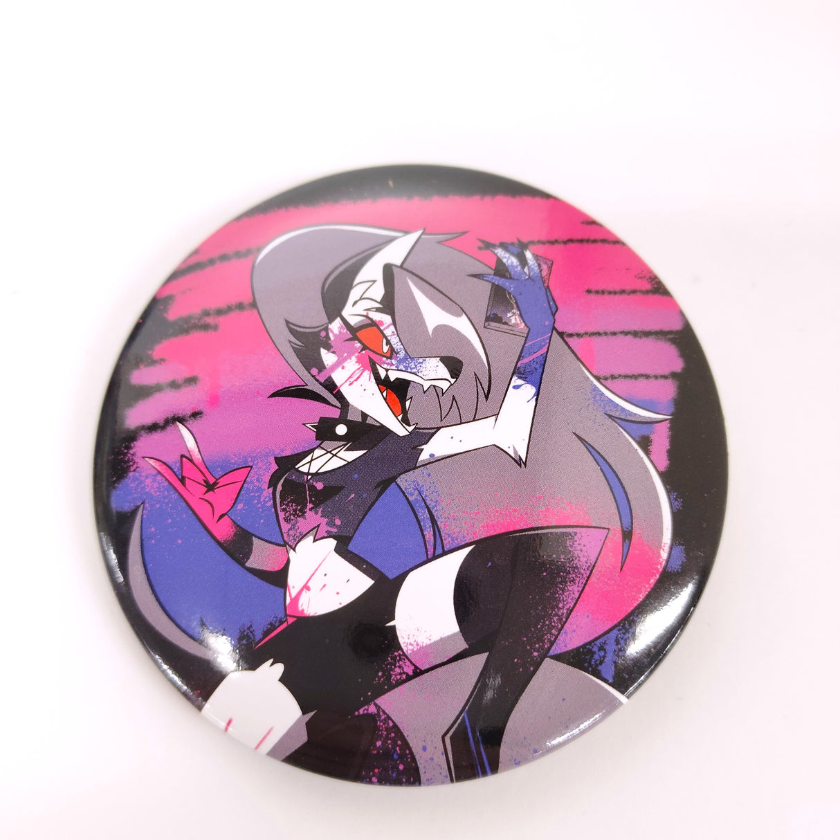 HELLUVA BOSS 缶バッジ（ルーナ）