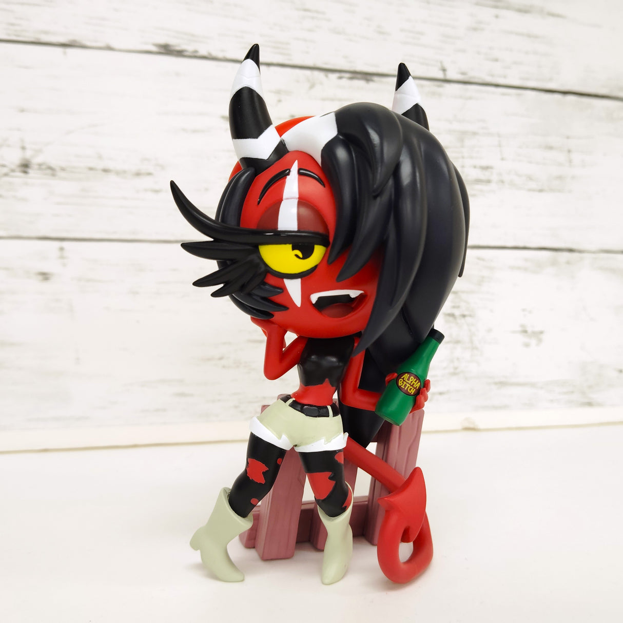 Youtooz HELLUVA BOSS フィギュア （サリーメイ）