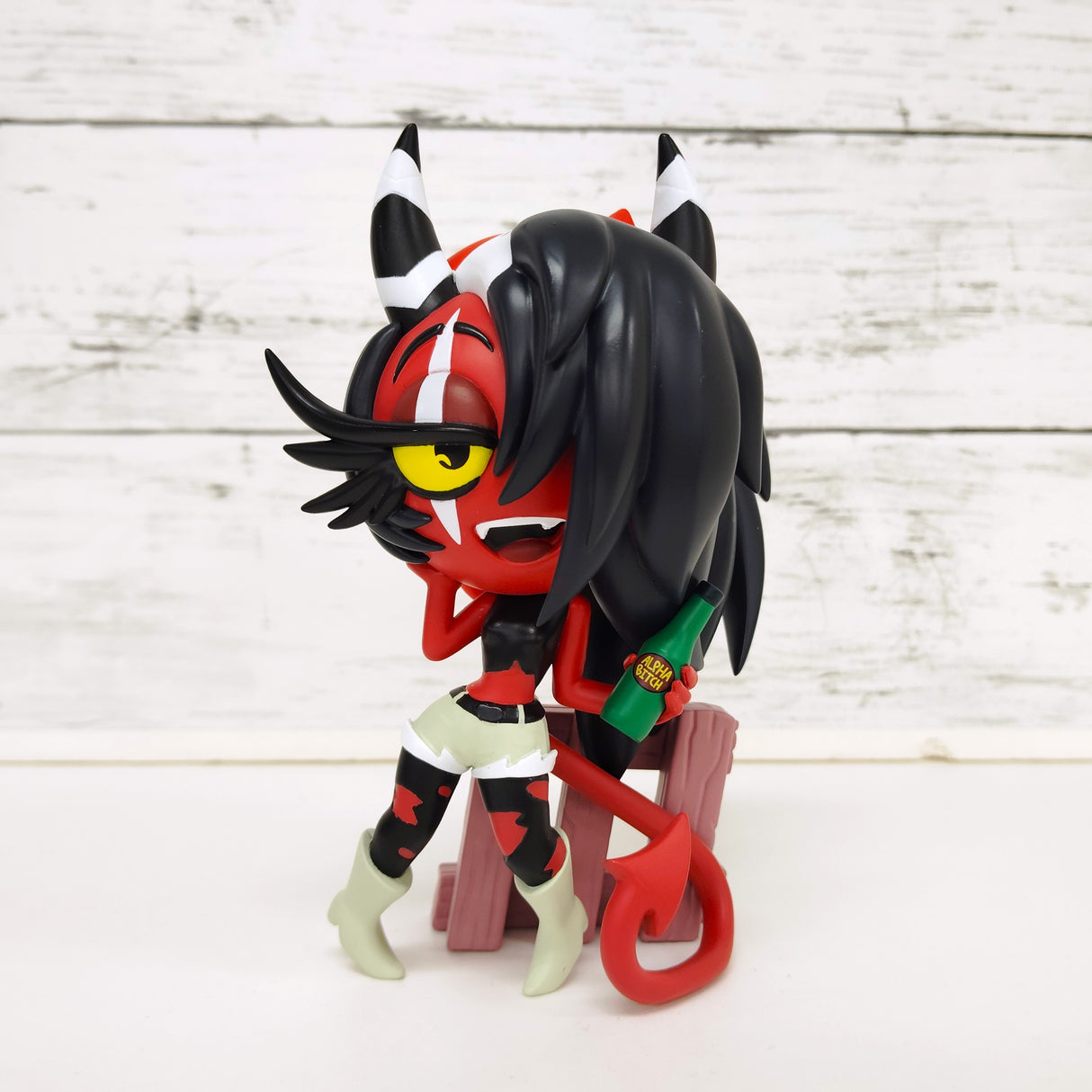 Youtooz HELLUVA BOSS フィギュア （サリーメイ）